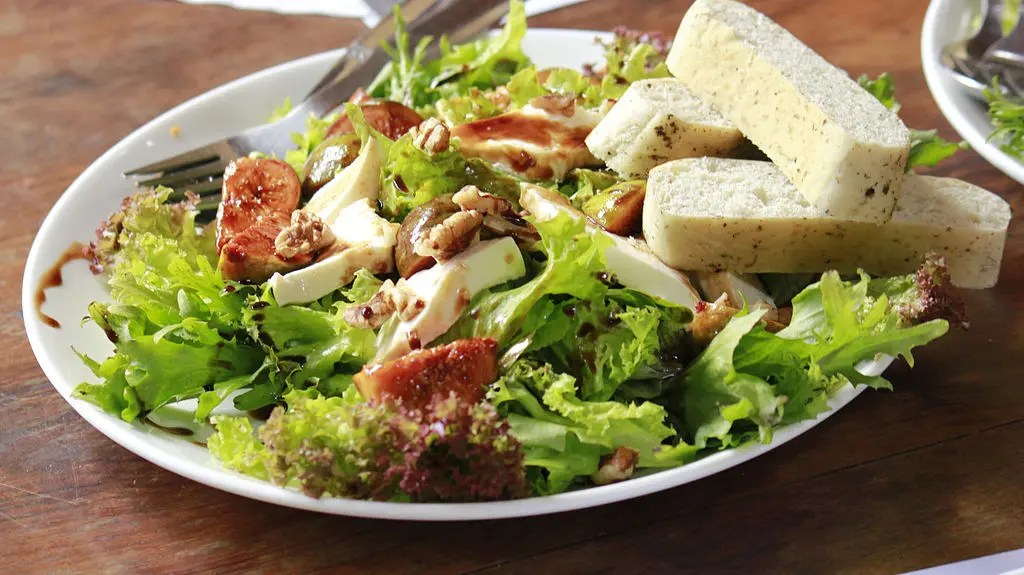 Fig and Arugula Salad with Pecans, Basil and Goat Cheese