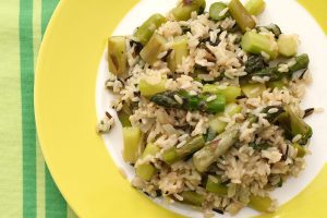 Photo of asparagus risotto from Katrin Morenz from Wikimedia Commons