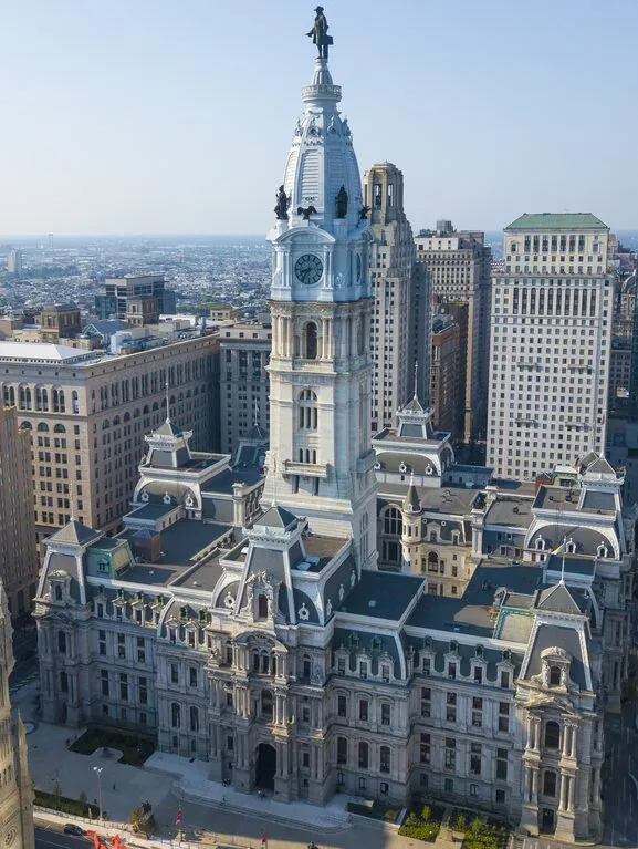 577px-Philadelphia_City_Hall,_aerial_view,_cropped